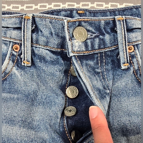 GRLFRND Raw Hem Button Fly Denim Shorts Size 25 - Picture 2 of 7